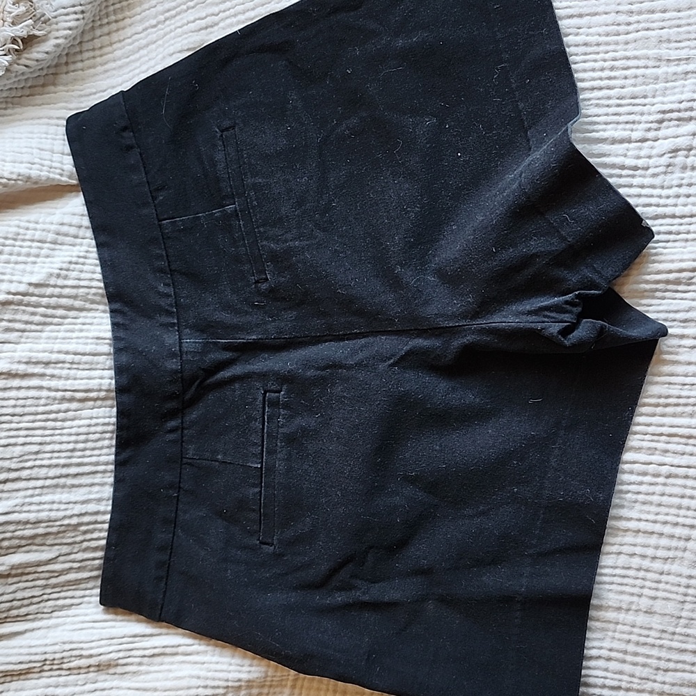 GAP Women's High Waist Black Shorts - Picture 2 of 3